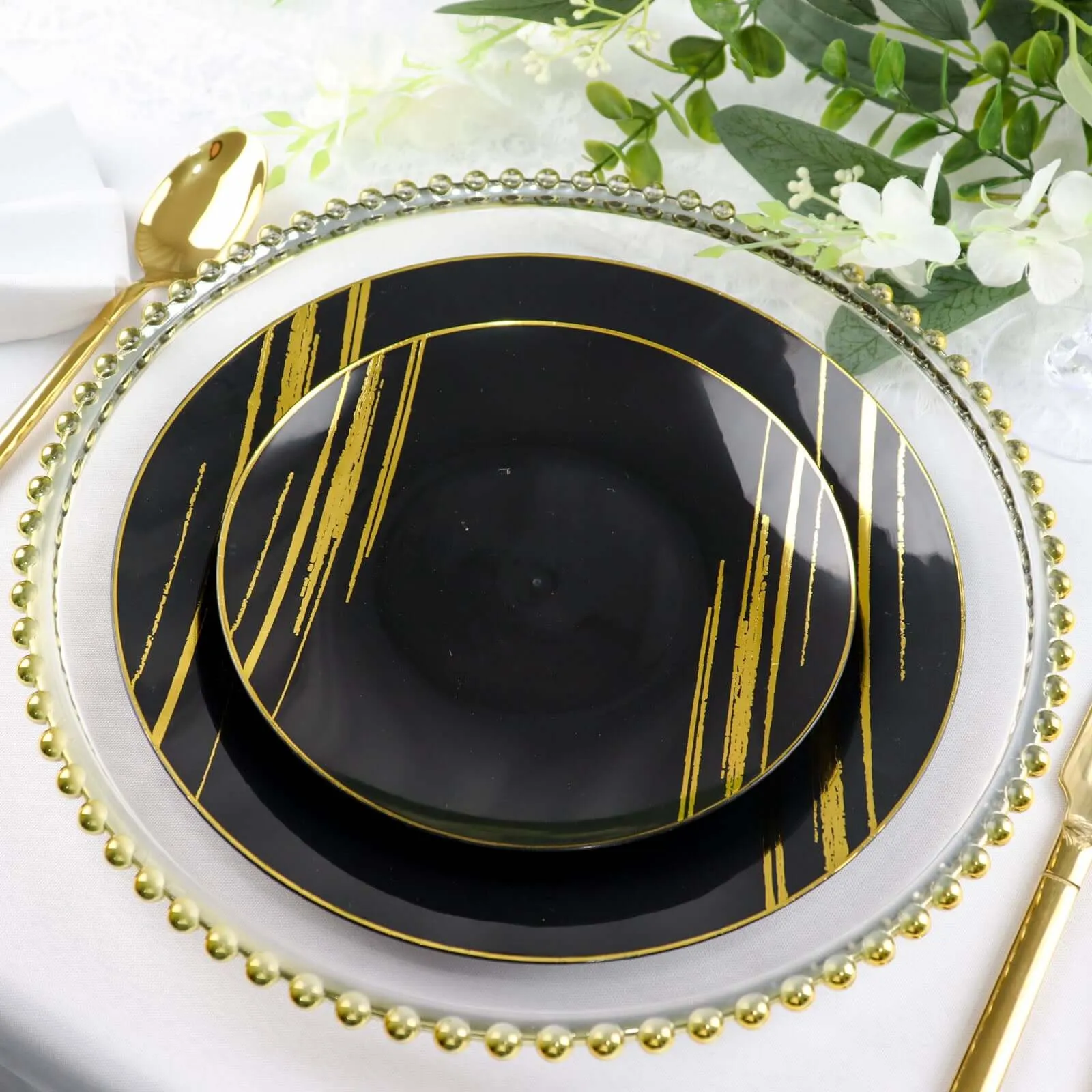 10 Pack Black and Gold Brush Stroked 10" Round Plastic Dinner Plates, Disposable Party Plates Dinnerware