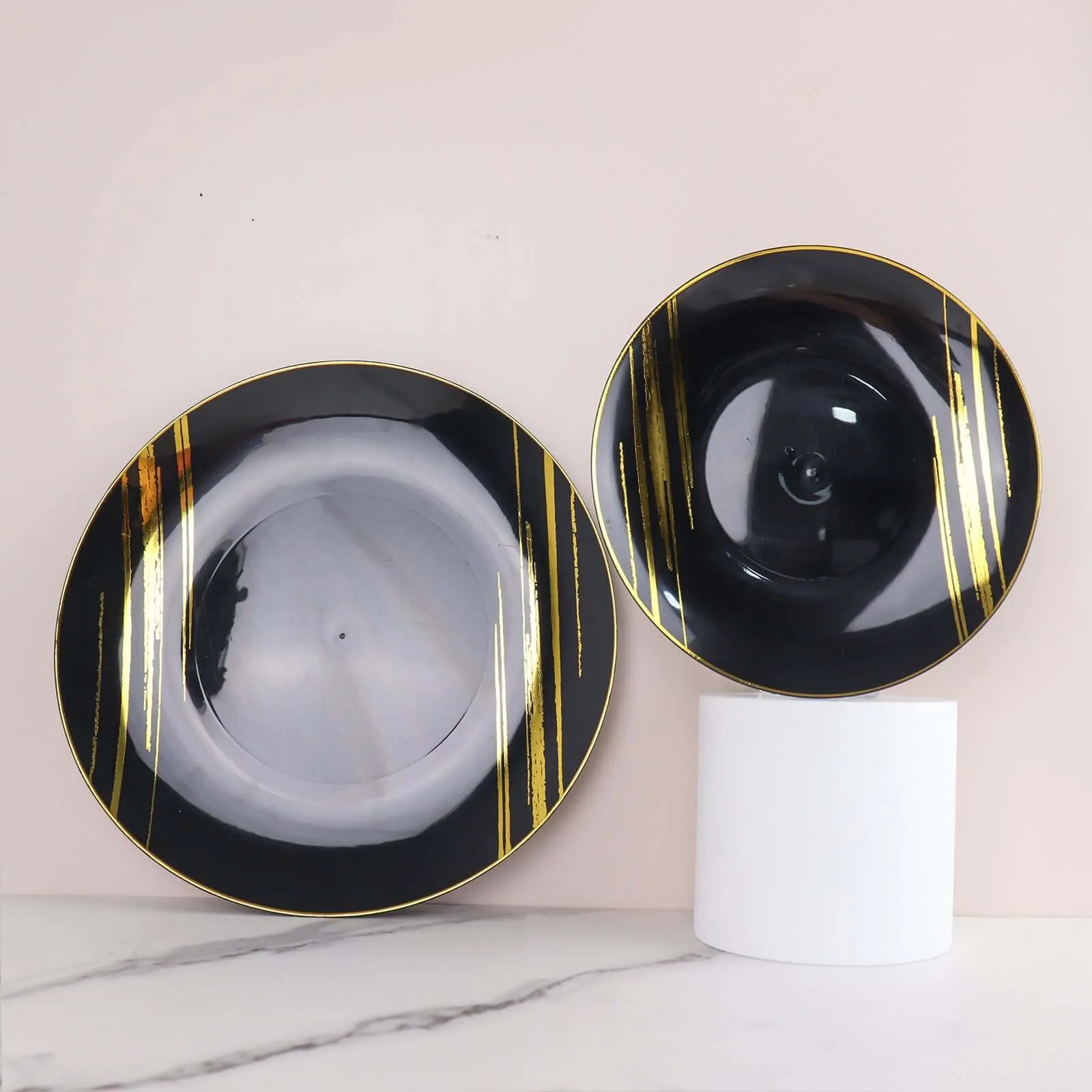 10 Pack Black and Gold Brush Stroked 10" Round Plastic Dinner Plates, Disposable Party Plates Dinnerware