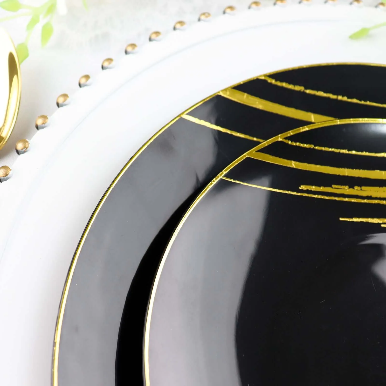 10 Pack Black and Gold Brush Stroked 10" Round Plastic Dinner Plates, Disposable Party Plates Dinnerware