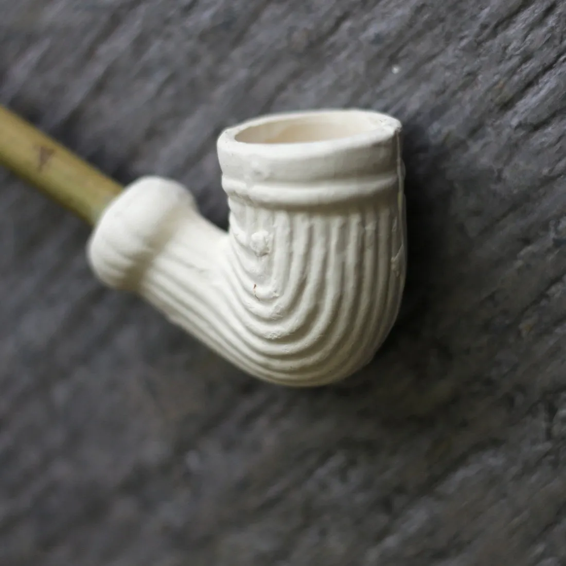 Deluxe White Stoneware Ribbed Pipe