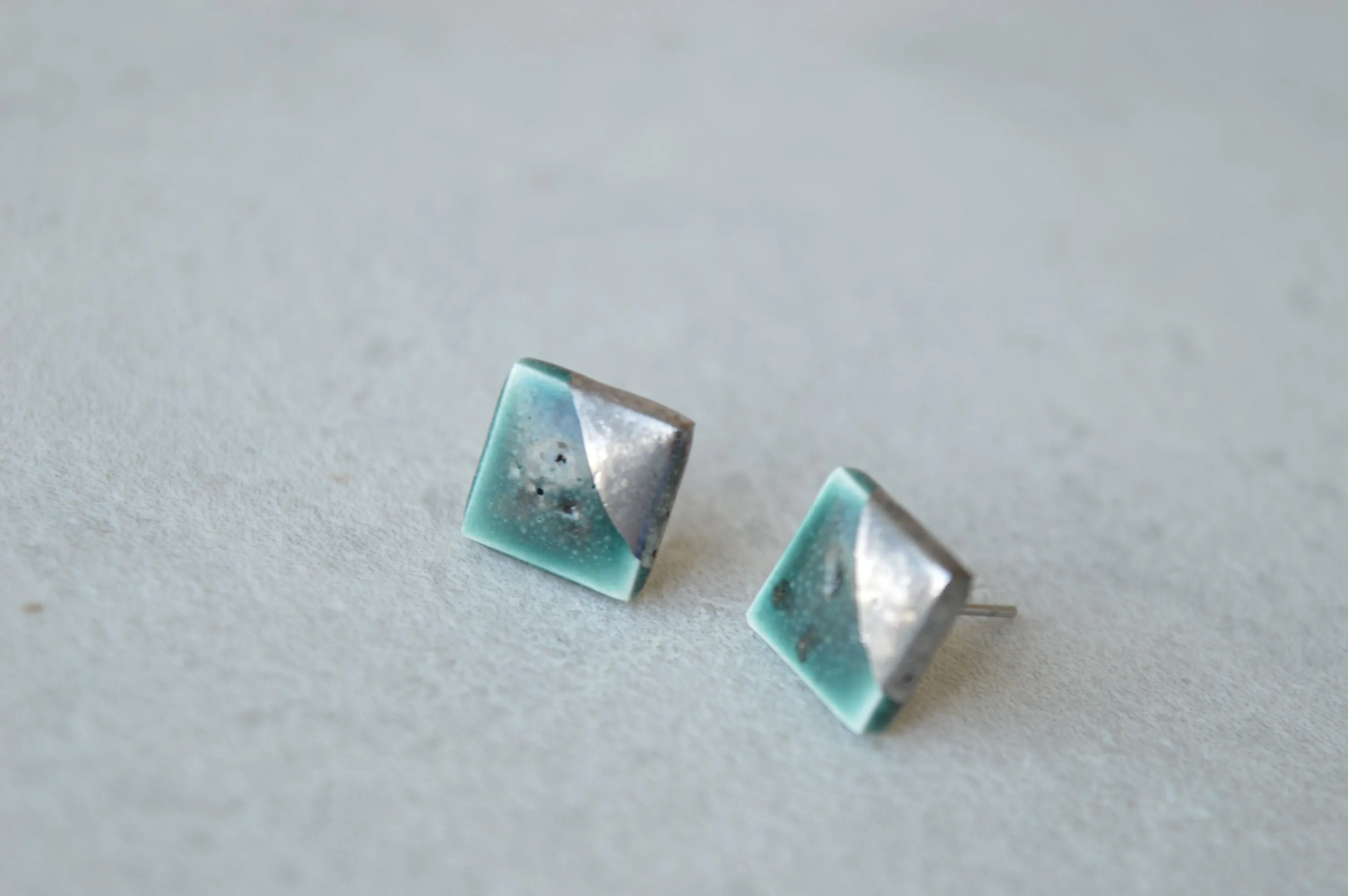 Stud earrings No. 11