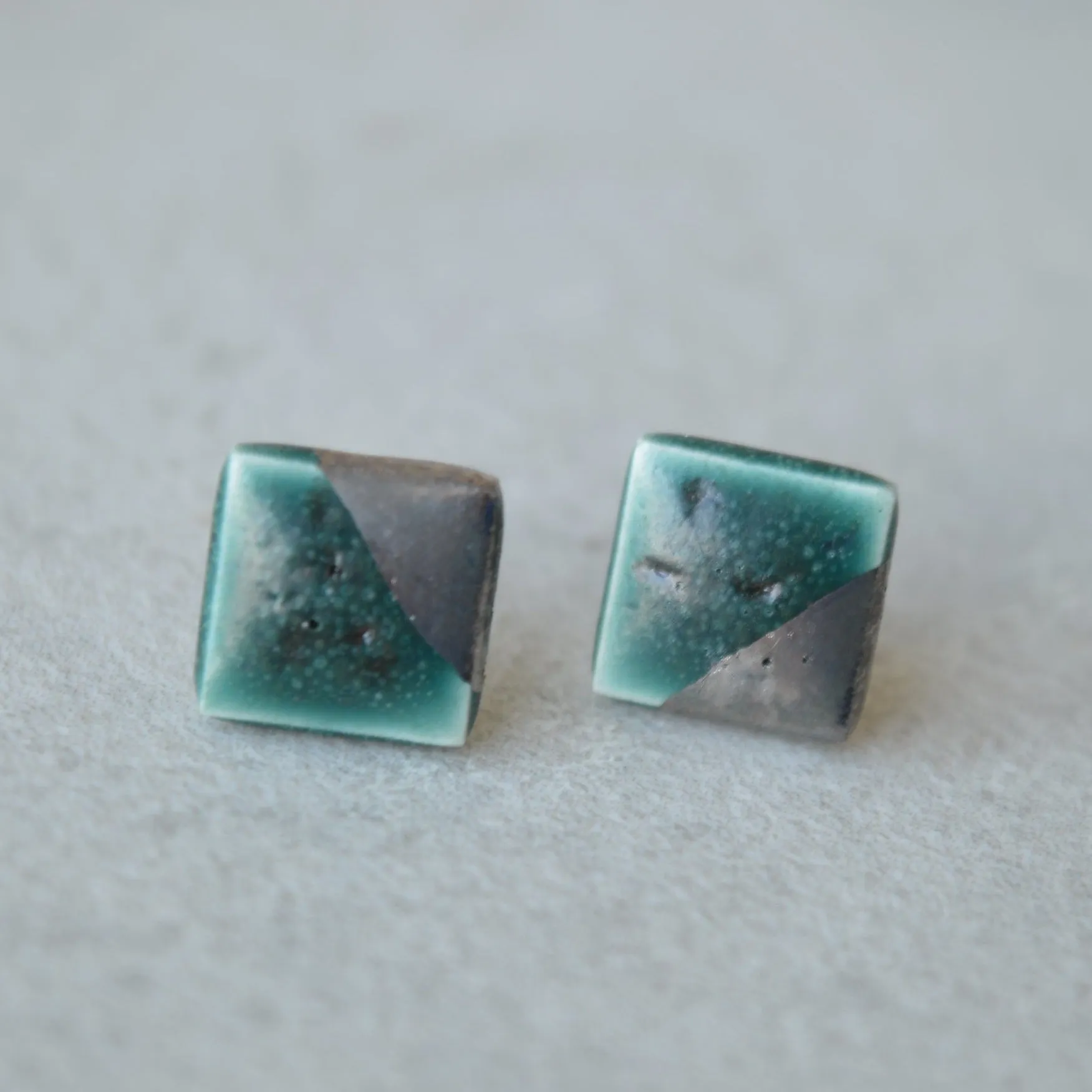 Stud earrings No. 11