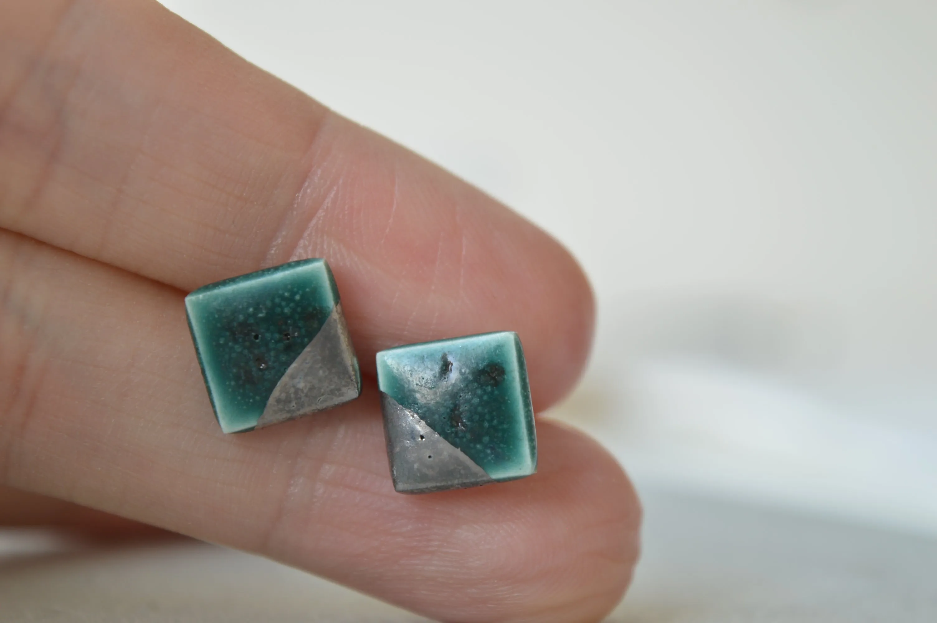 Stud earrings No. 11